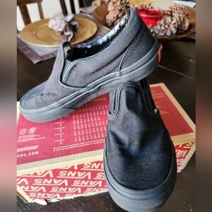 Vans Classic Slip on in Black Big Kid size 1